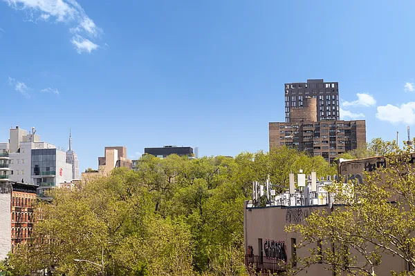 Sold by Compass | media 25