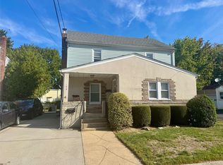 105 Burtis St APT 2, Lynbrook, NY 11563