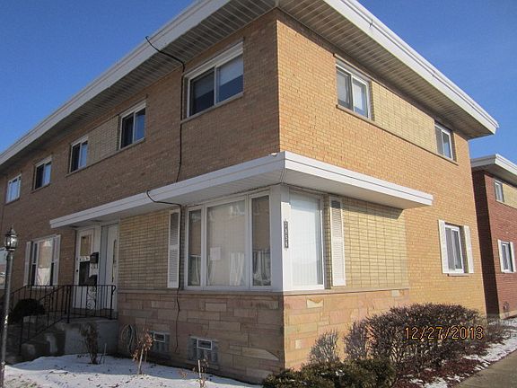 3rd image of 7856 W Lawrence Ave Unit A
