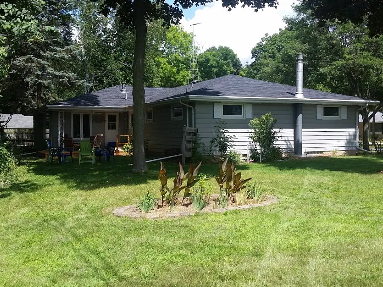 1625 N Racine St — Photo 2