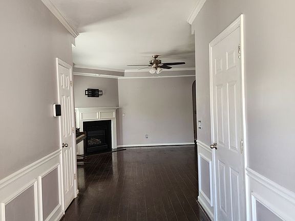 4th image of 1401 Adie St