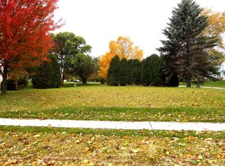 5090 Steeple Dr, Greendale, WI 53129