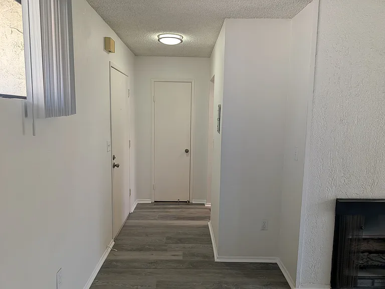 5166 Dunbar Dr #D — Photo 12