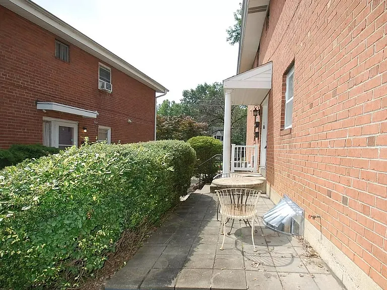 143 W Maryland Ave — Photo 8