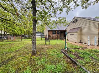 105 Summit Ridge Dr, Tahlequah, OK 74464