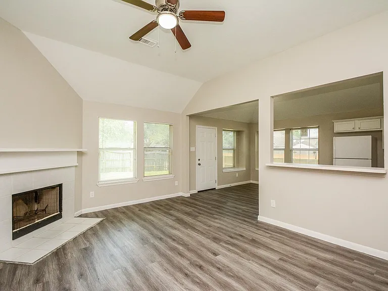 12202 Duane Ct — Photo 4