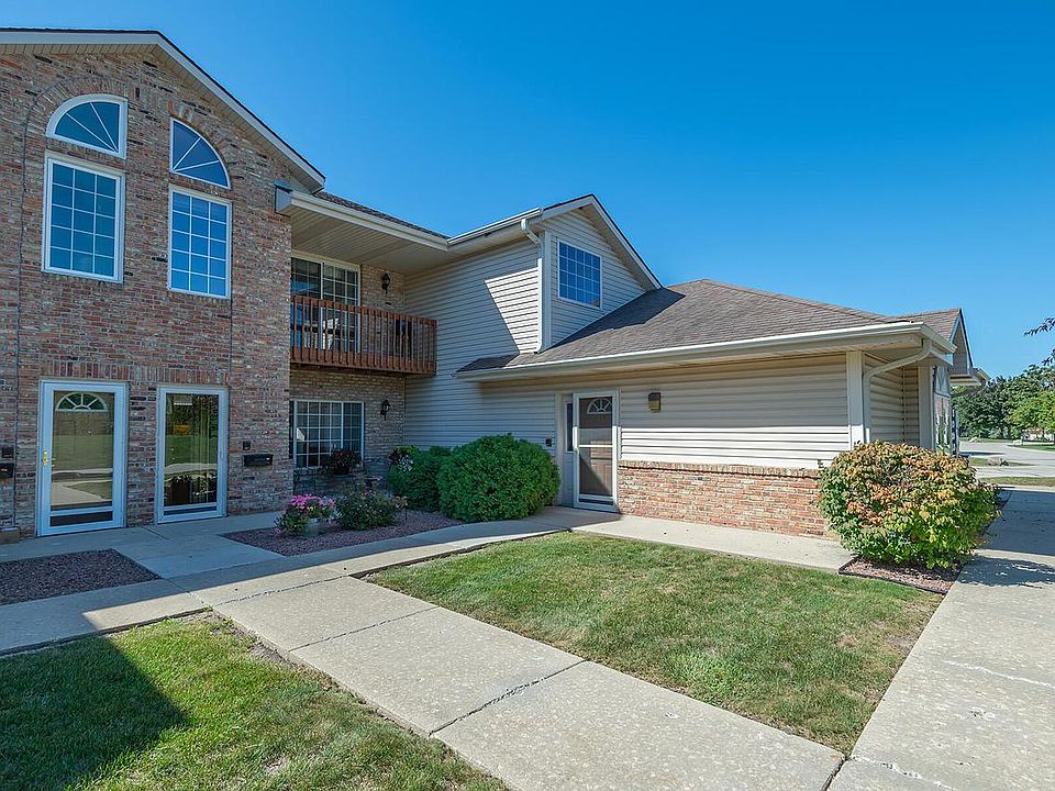 17414 West Lincoln AVENUE, New Berlin, WI 53146 Zillow