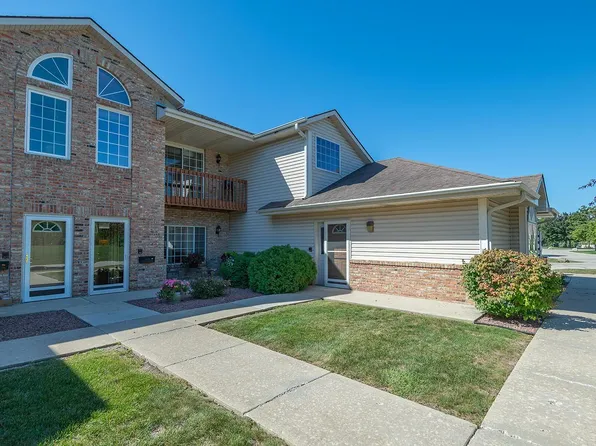 17414 West Lincoln AVENUE, New Berlin, WI 53146