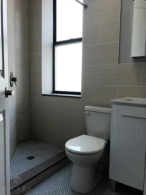 Rented by Hillel Realty Group | media 16