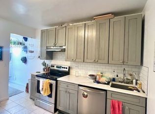 25-77 44th St #2R, Astoria, NY 11103