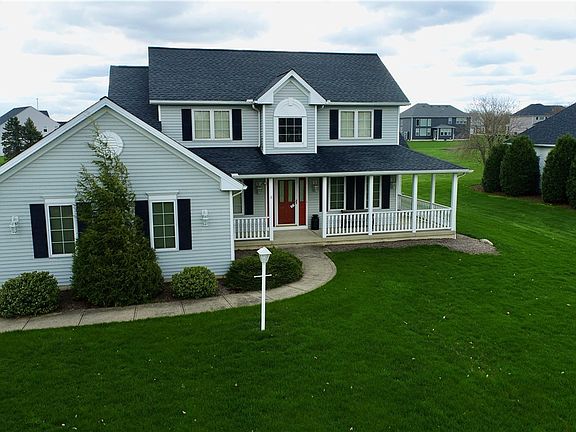 3rd image of 1549 Greenbriar Run