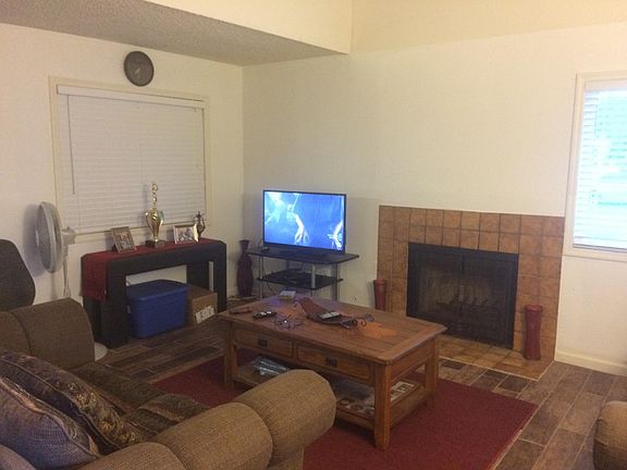 3rd image of 375 N Melrose Dr Unit C