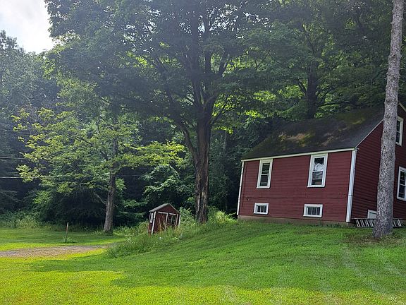 2nd image of 330 Green River Rd