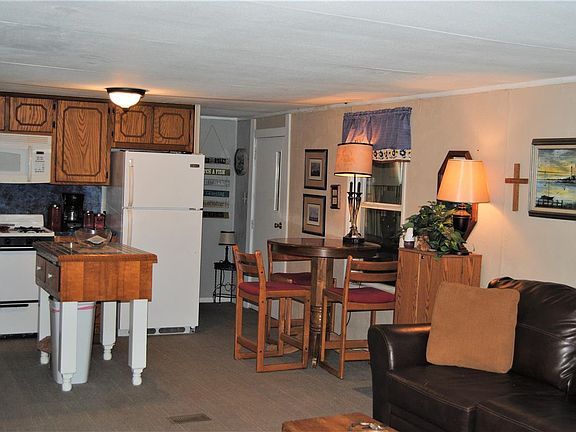 5th image of 706 Five Lakes Dr