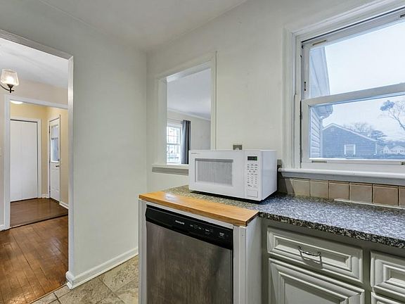 5th image of 3529 Thurston St