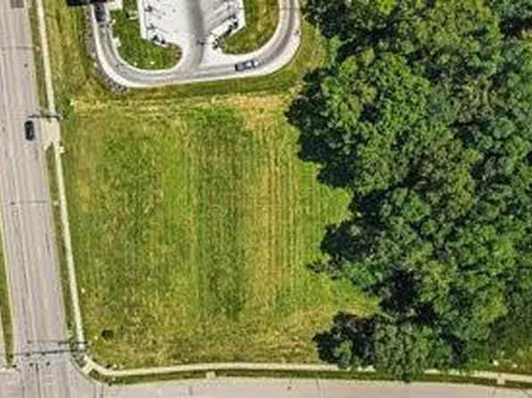 1605 NW Barry Rd, Kansas City, MO 64118