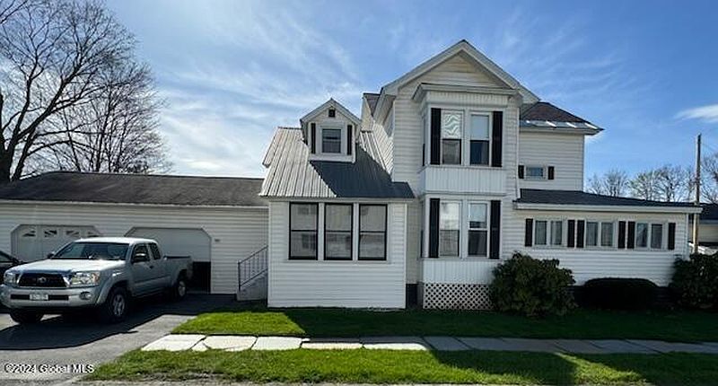 5th image of 16 Bulkley Avenue