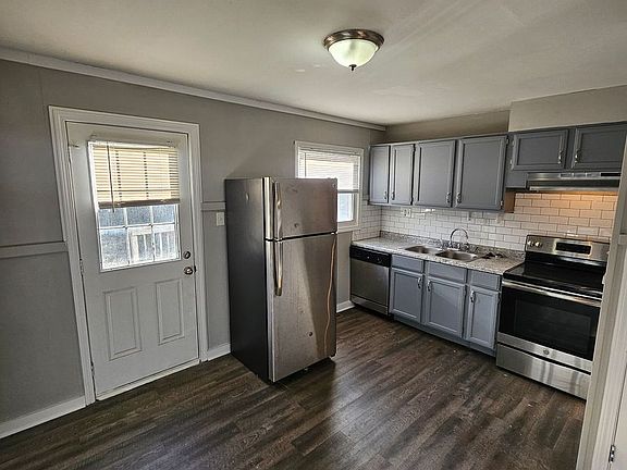 3rd image of 7139 NE 52nd St