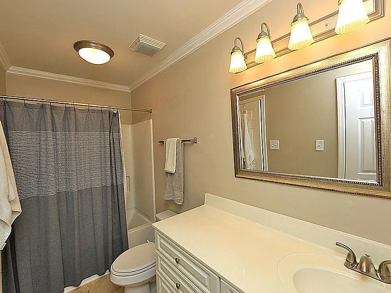 1010 Kingswood Dr #J — Photo 8