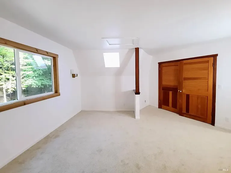 8080 Surprise Valley Rd — Photo 26