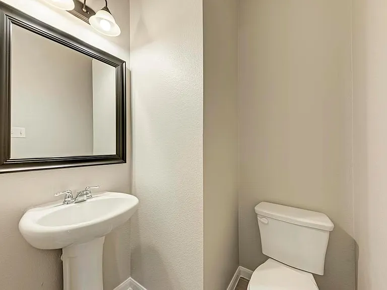6805 Barstow Ct — Photo 24