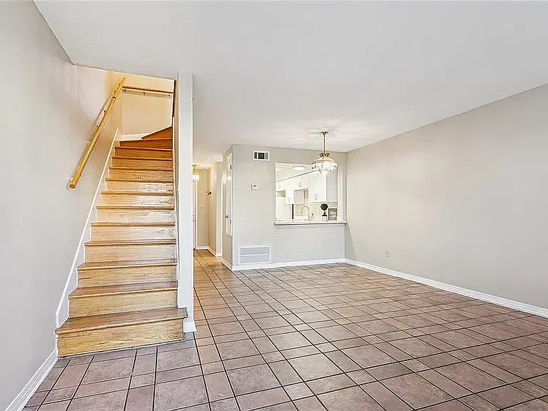 2 bed, 1.5 bath, 1000 sqft, $1,800 — Photo 3