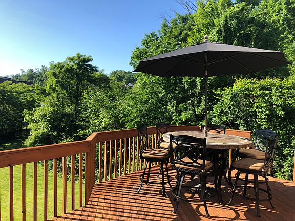 4th image of 1009 Westchester Way