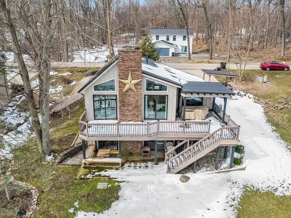 205 Westshore Dr, Jerome, MI 49249