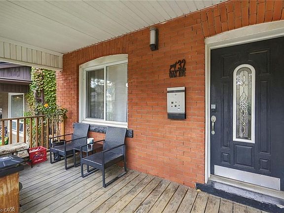 3rd image of 32 Oak Ave