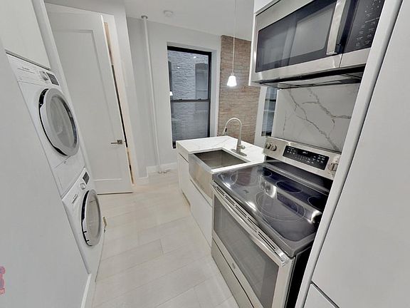 4th image of 336 E 18th St APT B4