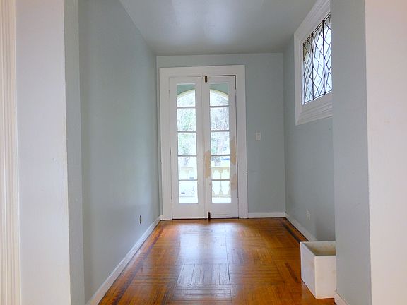 4th image of 1465 Oak St APT 1
