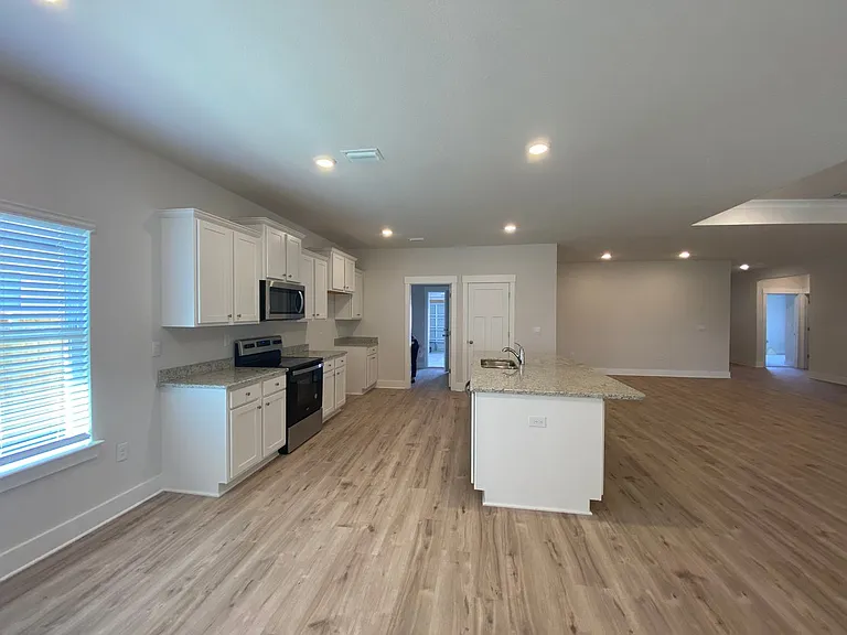3398 Southwind Dr — Photo 9