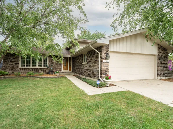 17532 Oakwood Dr, Tinley Park, IL 60487