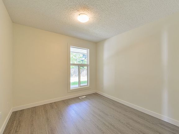 3rd image of 3741 16a Ave NW #413044