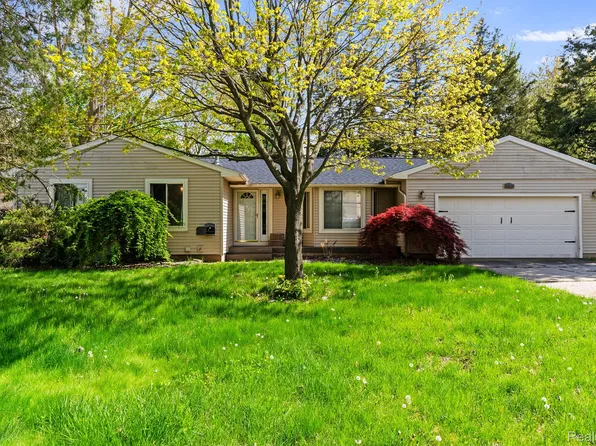 620 Carpenter Rd, Flushing, MI 48433