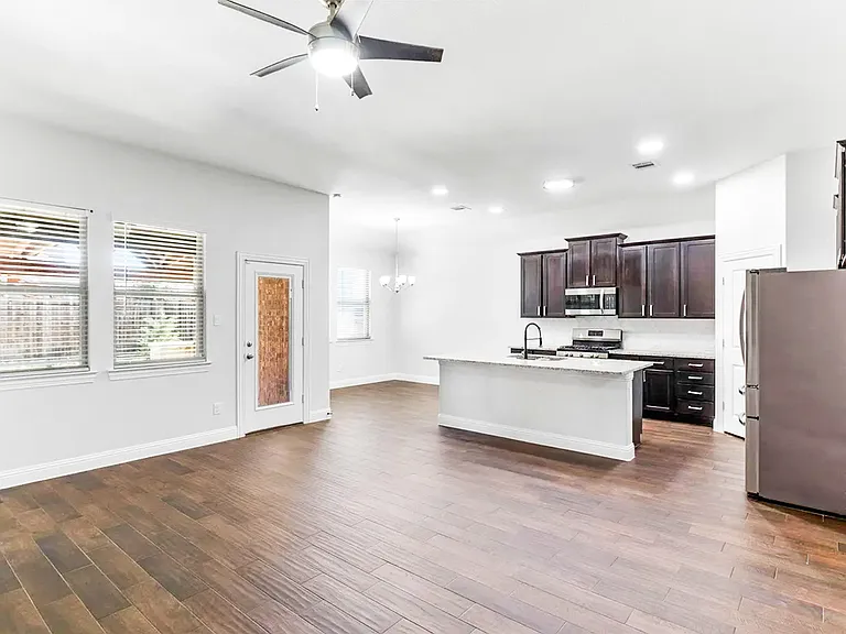 11324 Blaze St — Photo 5