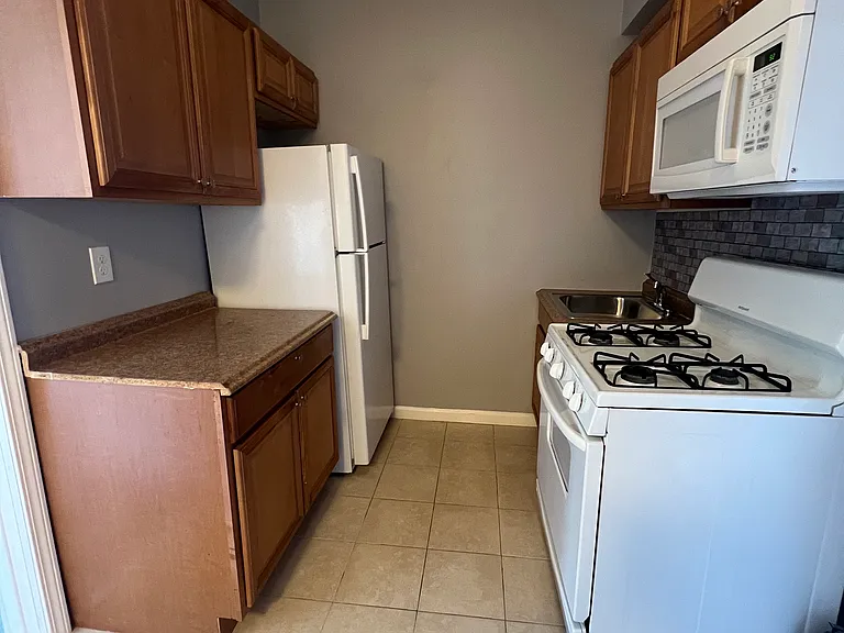 210 E End Ave #2B — Photo 20