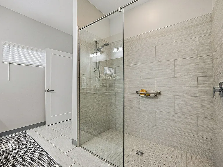 Burr Oak Commons — Photo 24
