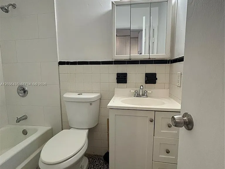1045 N Andrews Ave #3 — Photo 7