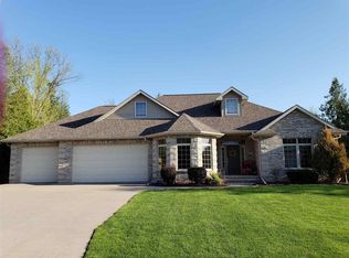 5479 Serenity Ct, Appleton, WI 54914