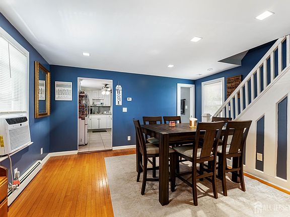 3rd image of 177 Pulaski Ave