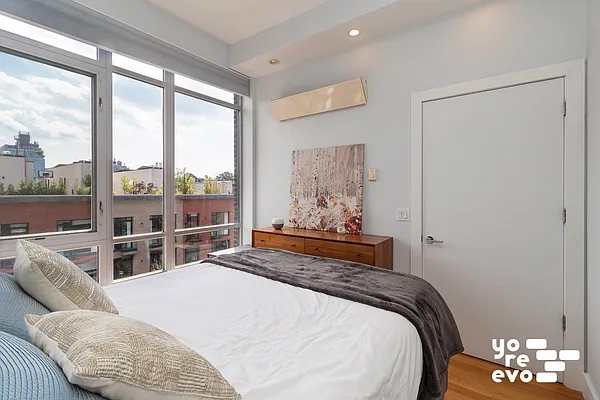 Sold by Yoreevo, LLC | media 5