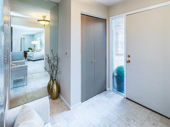 5th image of 181 Birnamwood Dr
