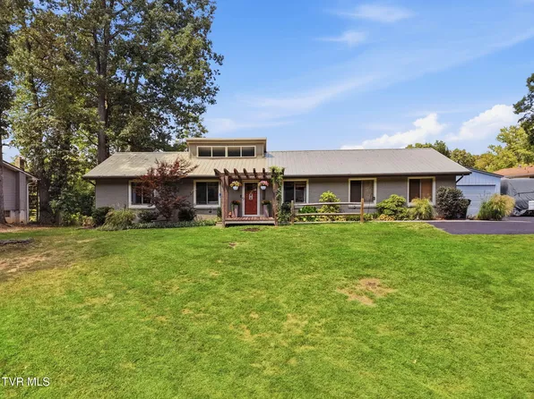 408 Beechwood Cir, Bristol, TN 37620