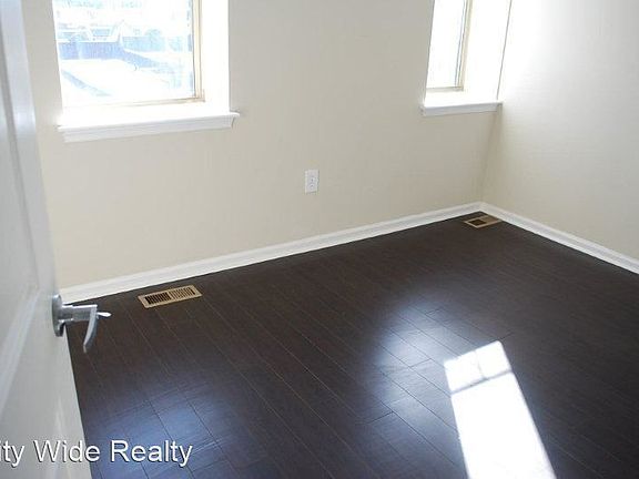 5th image of 4712 Chestnut St #3712537