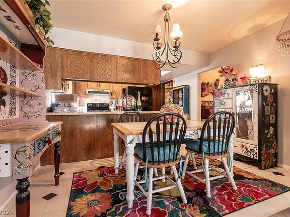5th image of 1205 Mercedes Cir