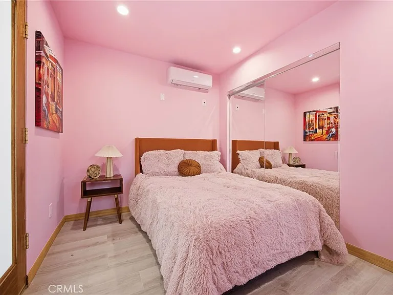 17658 Martha St — Photo 3