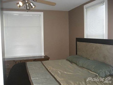 Lower bedroom