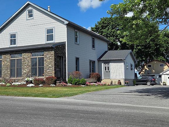 3rd image of 1075 Georgetown Rd