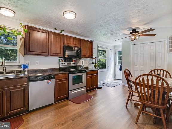 5th image of 12418 Channelview Dr